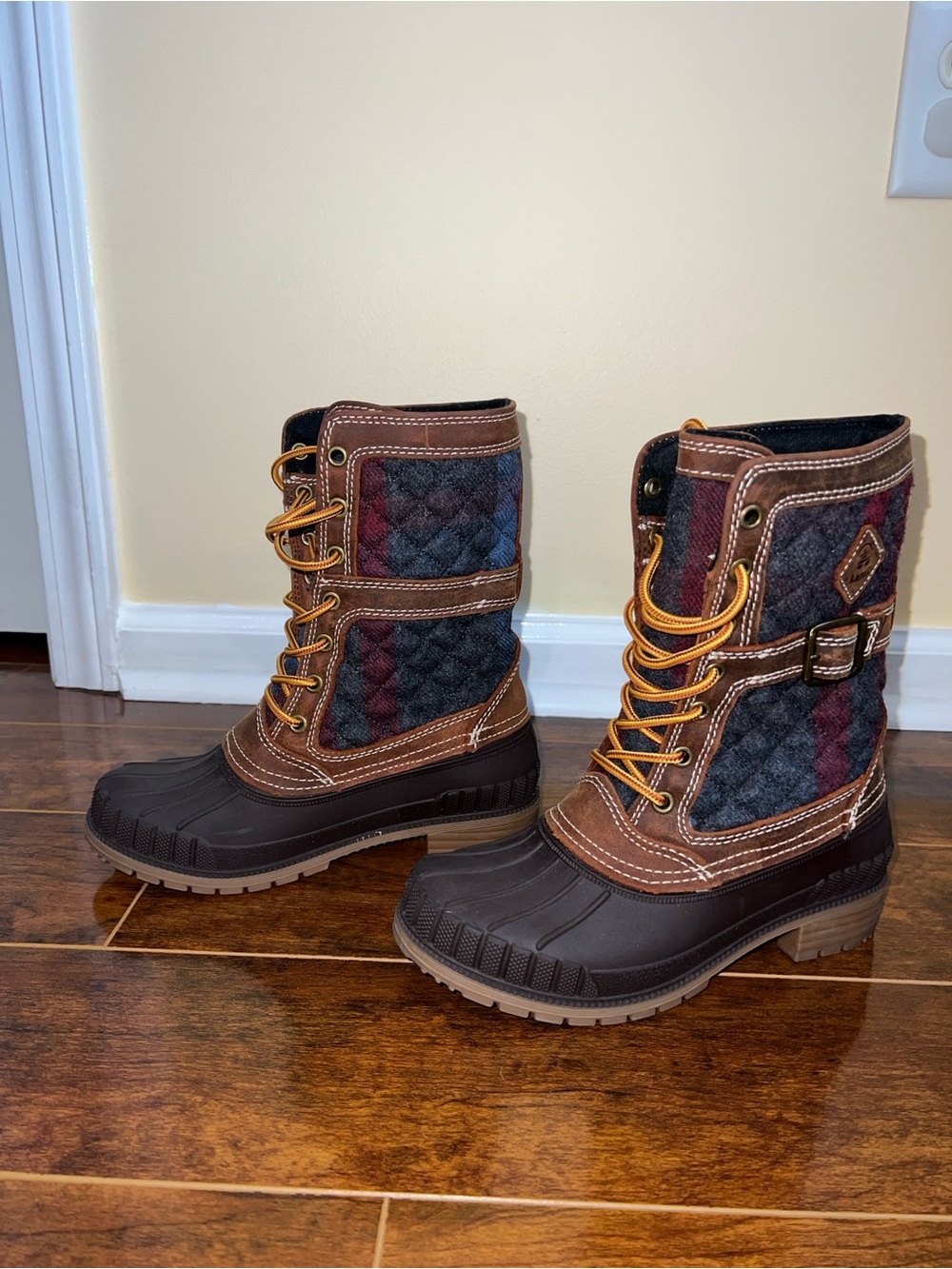 Kamik Quilted Lace-Up Winter Boots in Brown and Multicolor